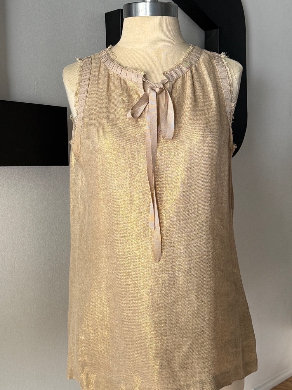 Trina Turk Sleeveless Metallic Linen sleeveless tunic ✨Champagne✨vintage